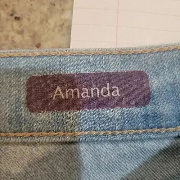 Gloria Vanderbilt Women's Amanda Light Wash Blue Cotton/Spandex Denim Jeans EUC - Picture 4 of 9